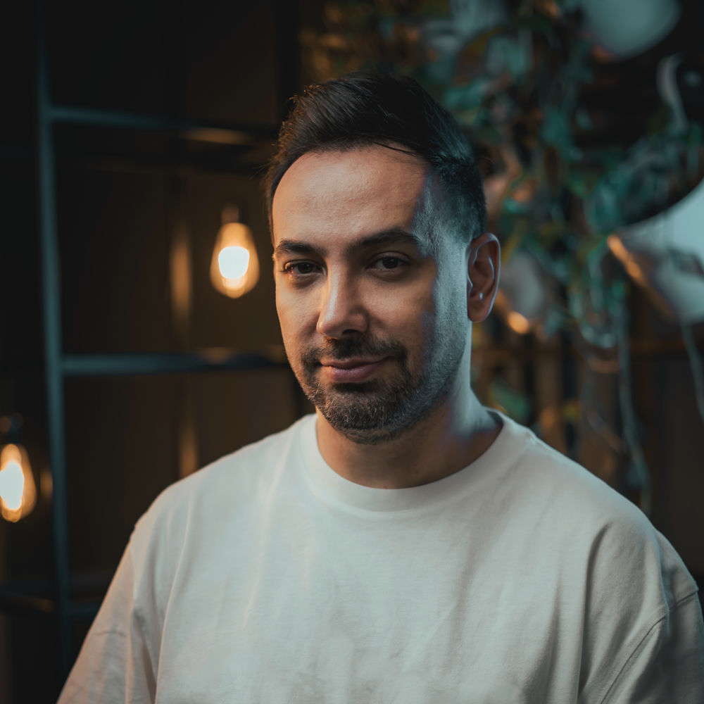 Ali Hosseinzadeh profilképe