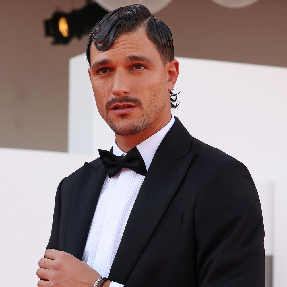 Andrew Zealley profilképe