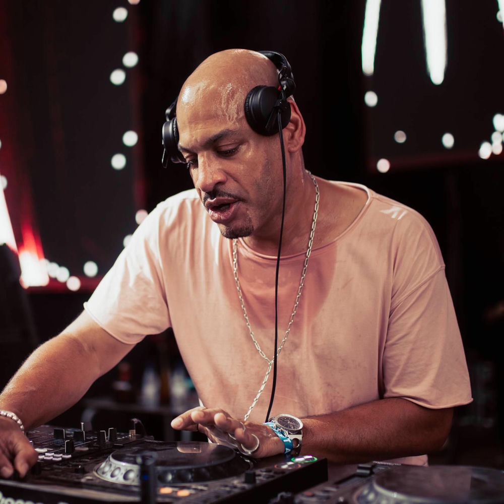 Dennis Ferrer profilképe