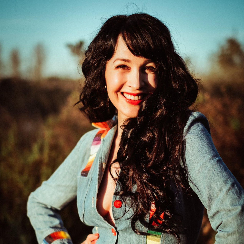 Grey DeLisle profilképe