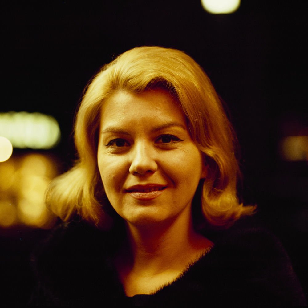 Helen Merrill profilképe