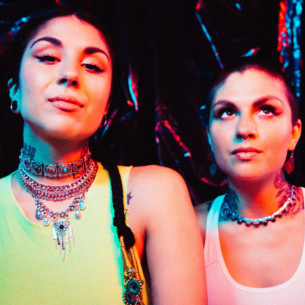 Krewella profilképe