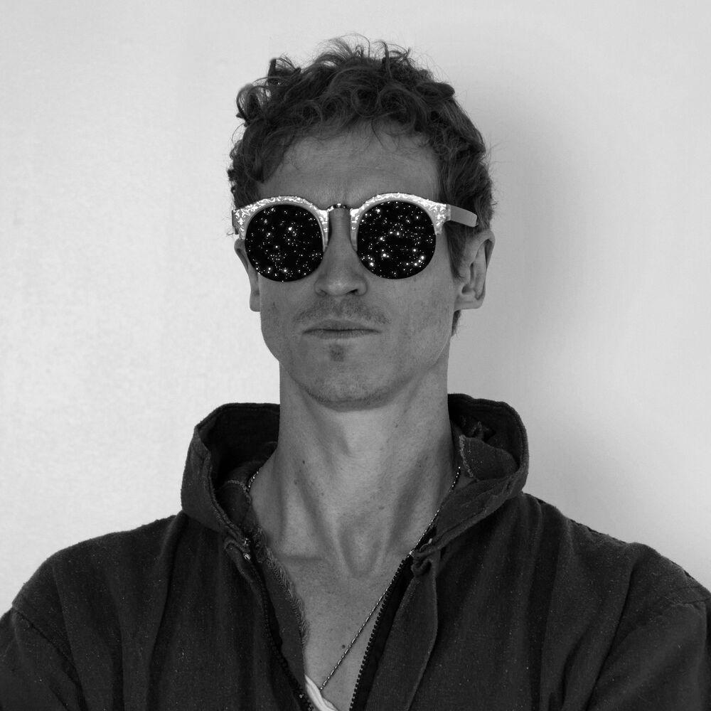 Louis Cole profilképe