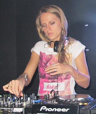 Nora en Pure profilképe
