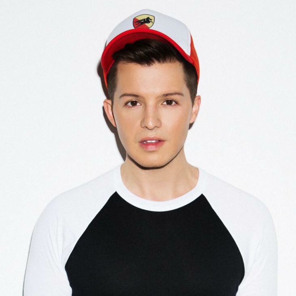 Simon Curtis profilképe