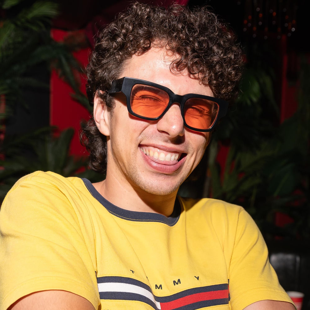 Young Franco profilképe
